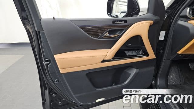 Lexus LX 2025 — Photo 2/34