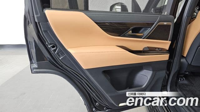 Lexus LX 2025 — Photo 20/34