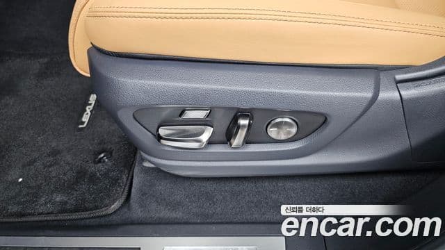 Lexus LX 2025 — Photo 32/34