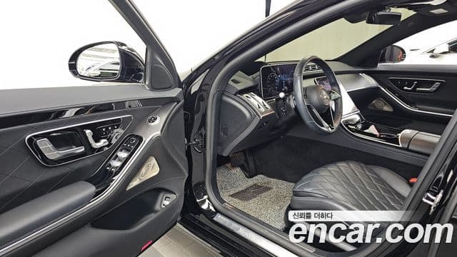 Mercedes-Benz S-Class 2021 — Photo 22/36