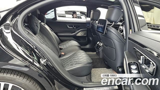Mercedes-Benz S-Class 2021 — Photo 28/36