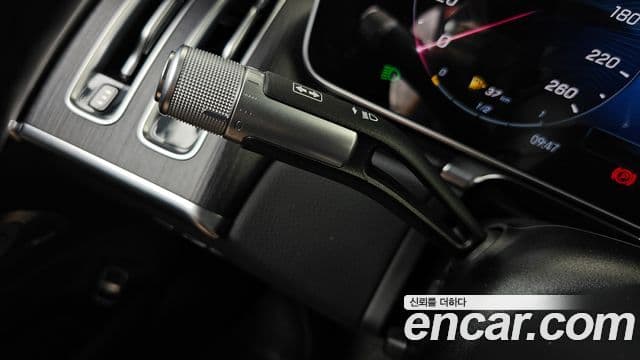 Mercedes-Benz S-Class 2021 — Photo 18/36