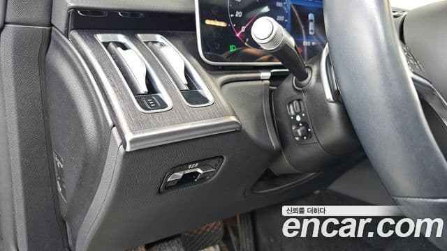 Mercedes-Benz S-Class 2021 — Photo 27/36