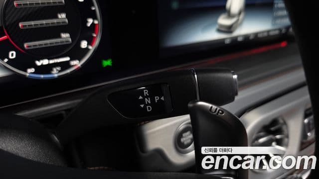 Mercedes-Benz G-Class 2024 — Photo 14/36