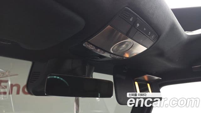 Mercedes-Benz G-Class 2024 — Photo 10/36