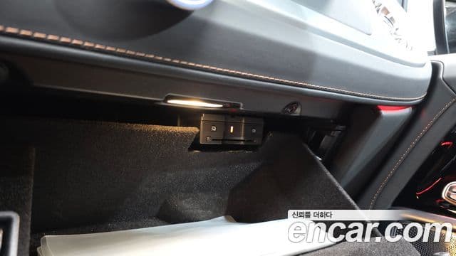 Mercedes-Benz G-Class 2024 — Photo 20/36