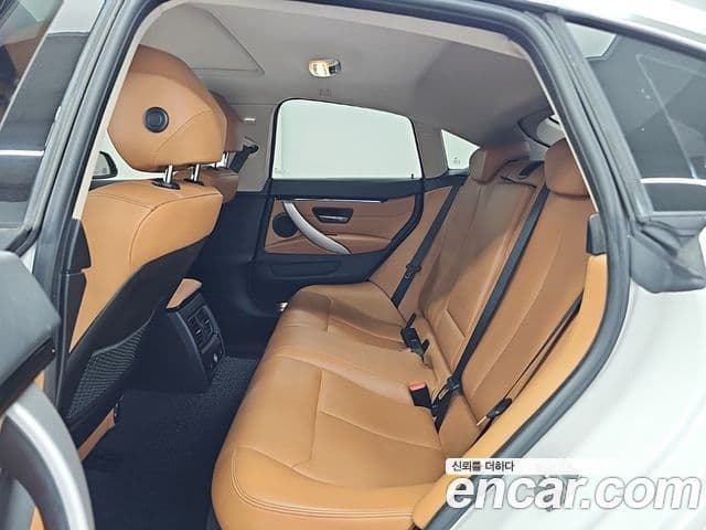 BMW 4 Series 2020 — Photo 18/20