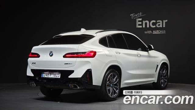BMW X4 2024 — Photo 9/34