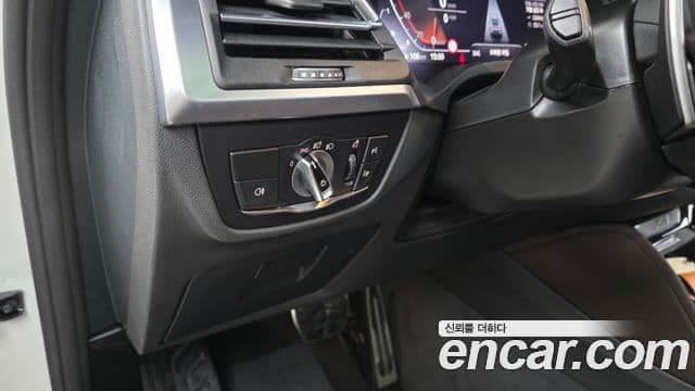 BMW X4 2024 — Photo 11/34