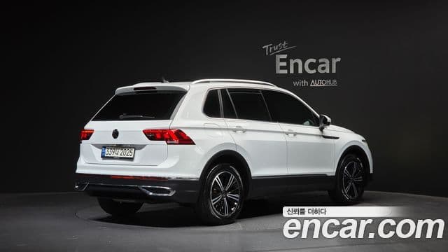 Volkswagen Tiguan 2022 — Photo 20/31