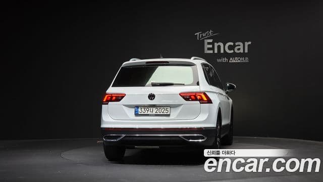 Volkswagen Tiguan 2022 — Photo 15/31