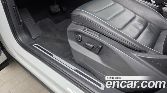 Volkswagen Tiguan 2022 — Photo 21/31