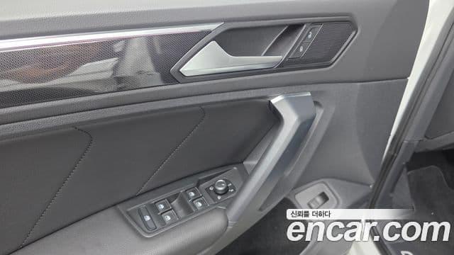 Volkswagen Tiguan 2022 — Photo 29/31