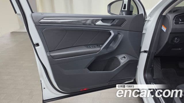 Volkswagen Tiguan 2022 — Photo 12/31
