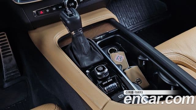 Volvo S90 2018 — ფოტო 13/20