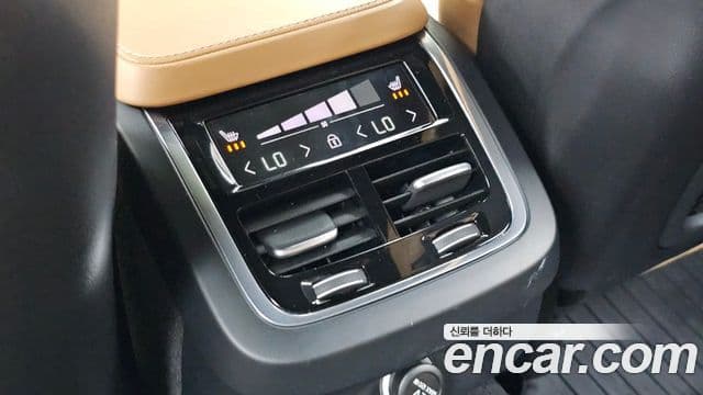 Volvo S90 2018 — ფოტო 14/20