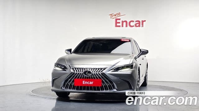 Lexus ES300h 2025 — ფოტო 4/33