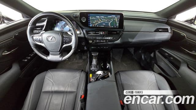 Lexus ES300h 2025 — ფოტო 1/33