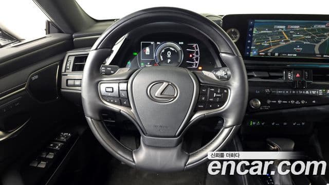 Lexus ES300h 2025 — ფოტო 27/33