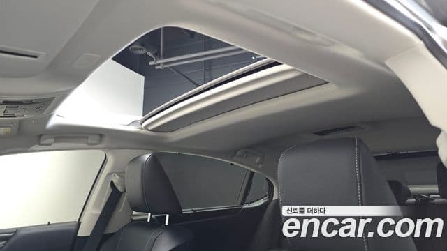 Lexus ES300h 2025 — ფოტო 12/33