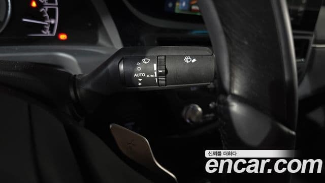 Lexus ES300h 2025 — ფოტო 28/33