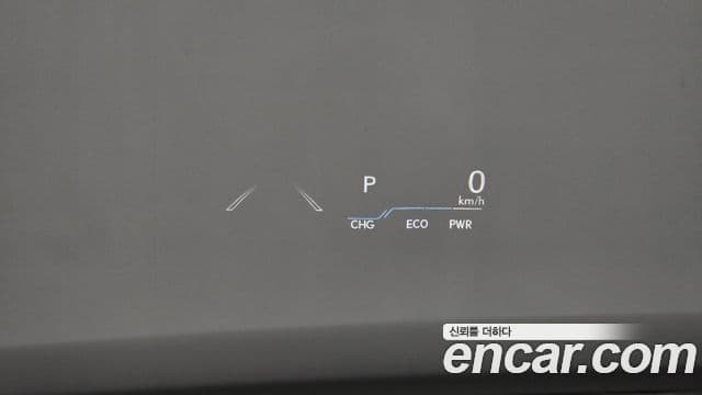 Lexus ES300h 2025 — ფოტო 24/33