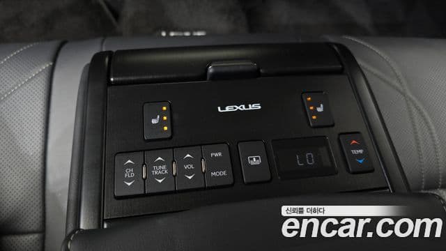 Lexus ES300h 2025 — ფოტო 19/33