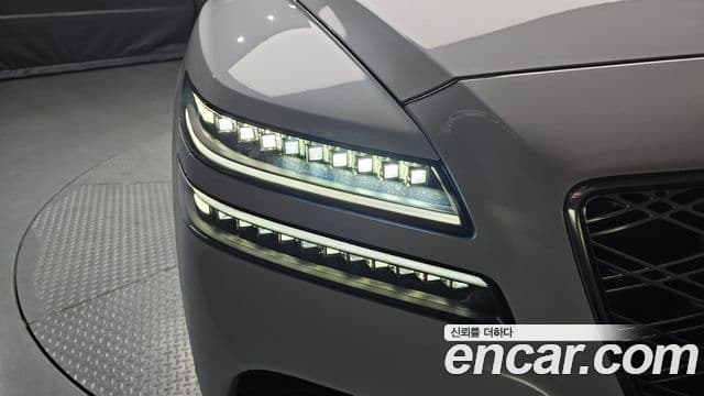 Genesis GV80 2024 — ფოტო 14/32