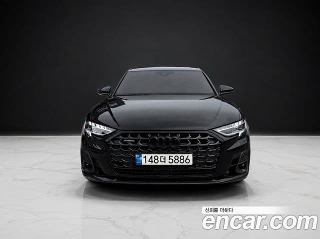 Audi A8 2022 — Photo 1/15