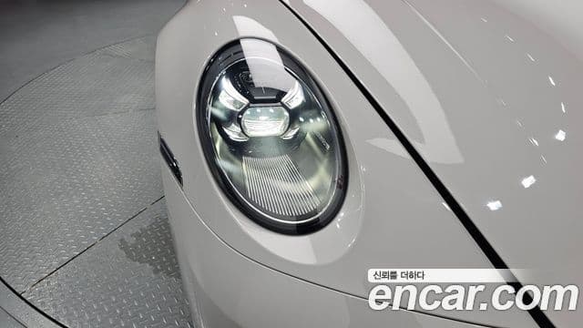 Porsche 911 2020 — Photo 9/35