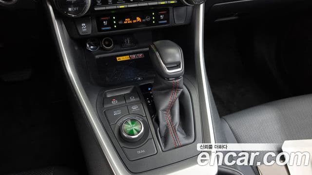 Toyota RAV4 2023 — Şəkil 31/35