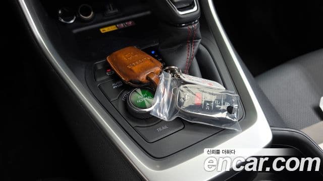 Toyota RAV4 2023 — Şəkil 16/35