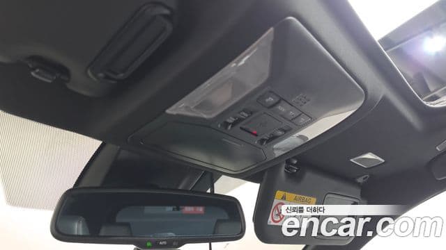 Toyota RAV4 2023 — ფოტო 15/35