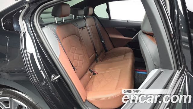 BMW 5 Series 2025 — Photo 14/32