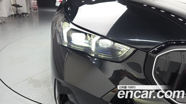 BMW 5 Series 2025 — Photo 27/32