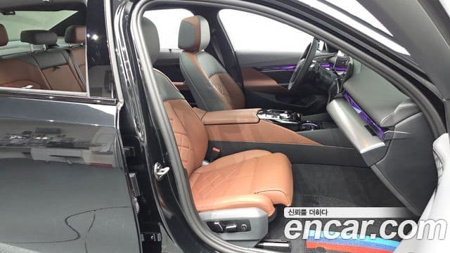 BMW 5 Series 2025 — Photo 12/32