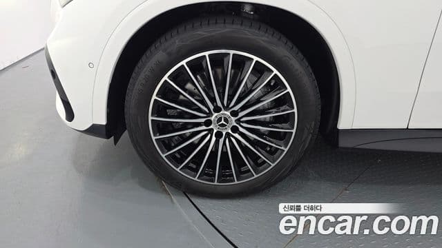 Mercedes-Benz GLC-Class 2026 — Photo 31/32
