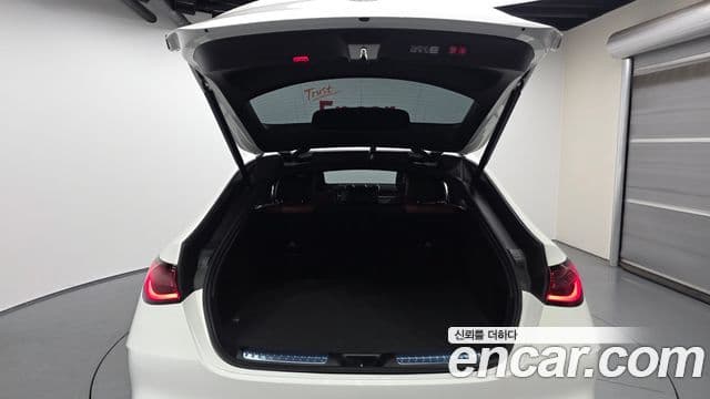Mercedes-Benz GLC-Class 2026 — Photo 11/32