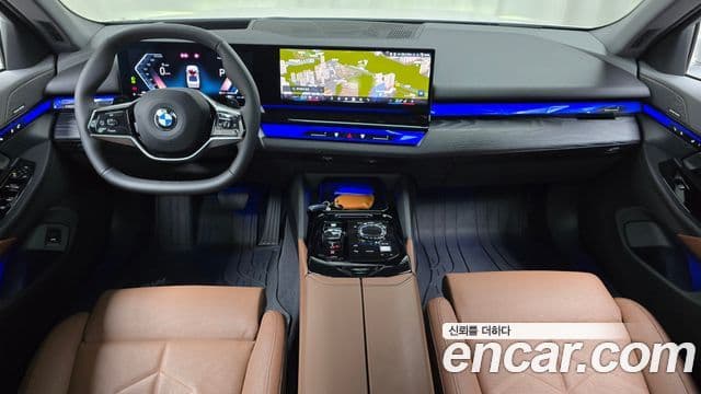 BMW 5 Series 2025 — Photo 28/33