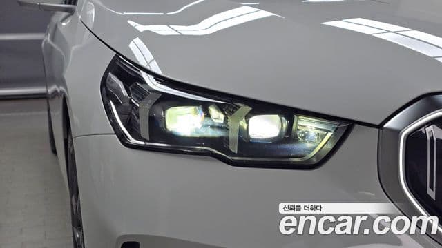 BMW 5 Series 2025 — Photo 30/33