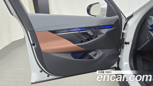 BMW 5 Series 2025 — Photo 15/33
