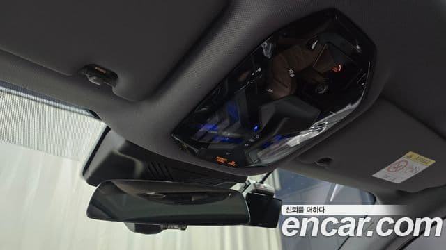 BMW 5 Series 2025 — Photo 22/33