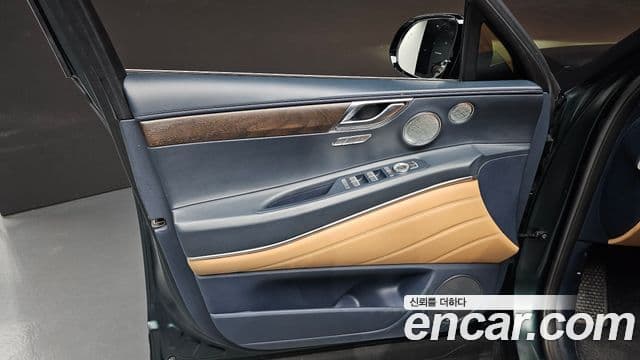 Genesis GV80 2021 — ფოტო 12/30