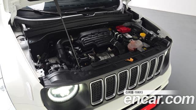 Jeep Renegade 2023 — Photo 26/34