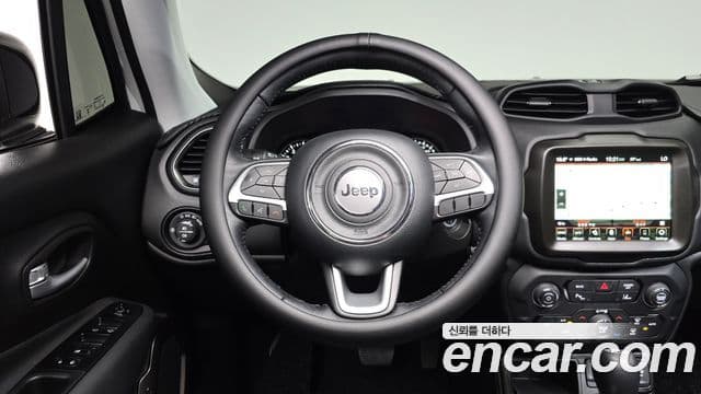 Jeep Renegade 2023 — Photo 12/34
