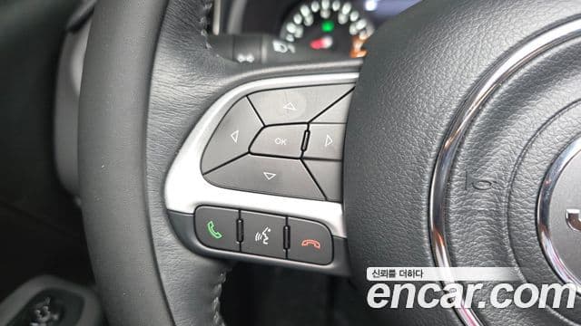 Jeep Renegade 2023 — Photo 20/34
