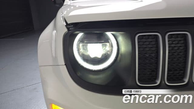 Jeep Renegade 2023 — Photo 10/34