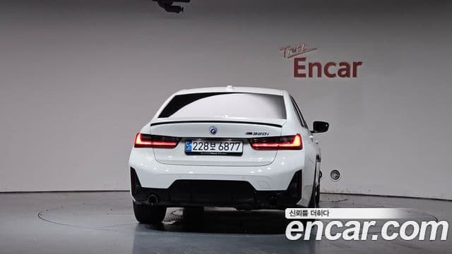 BMW 3 Series 2024 — Şəkil 23/36