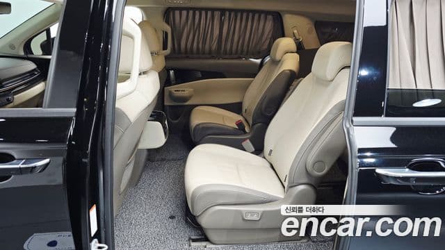 Kia Carnival 2024 — Фото 12/20