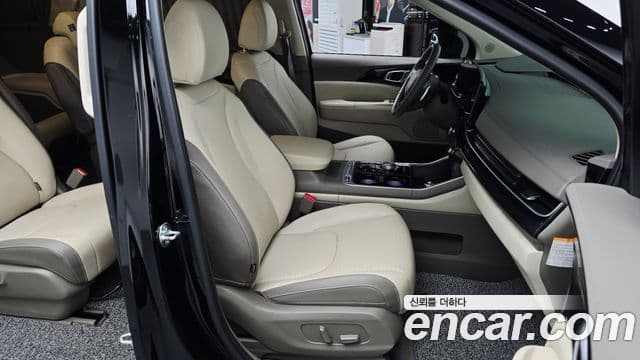 Kia Carnival 2024 — Photo 41/47